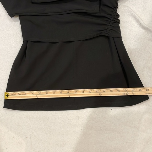 TIBI Structured Crepe V-Neck Shirred Wrap Top Black Women’s Size 8 NWT! - Picture 8 of 8